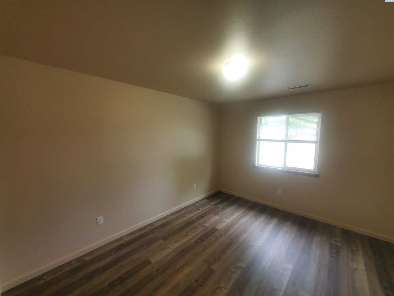1666 Cactus Loop - Photo 5 of 14