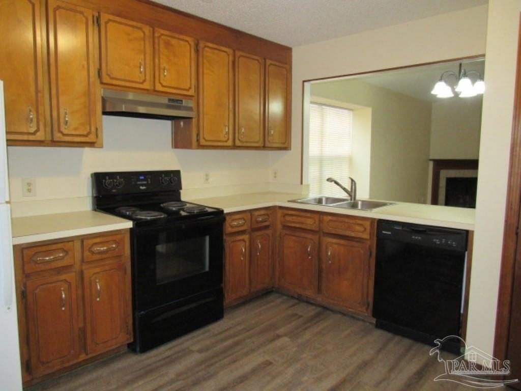 2025 Cambridge Cir - Photo 3 of 10