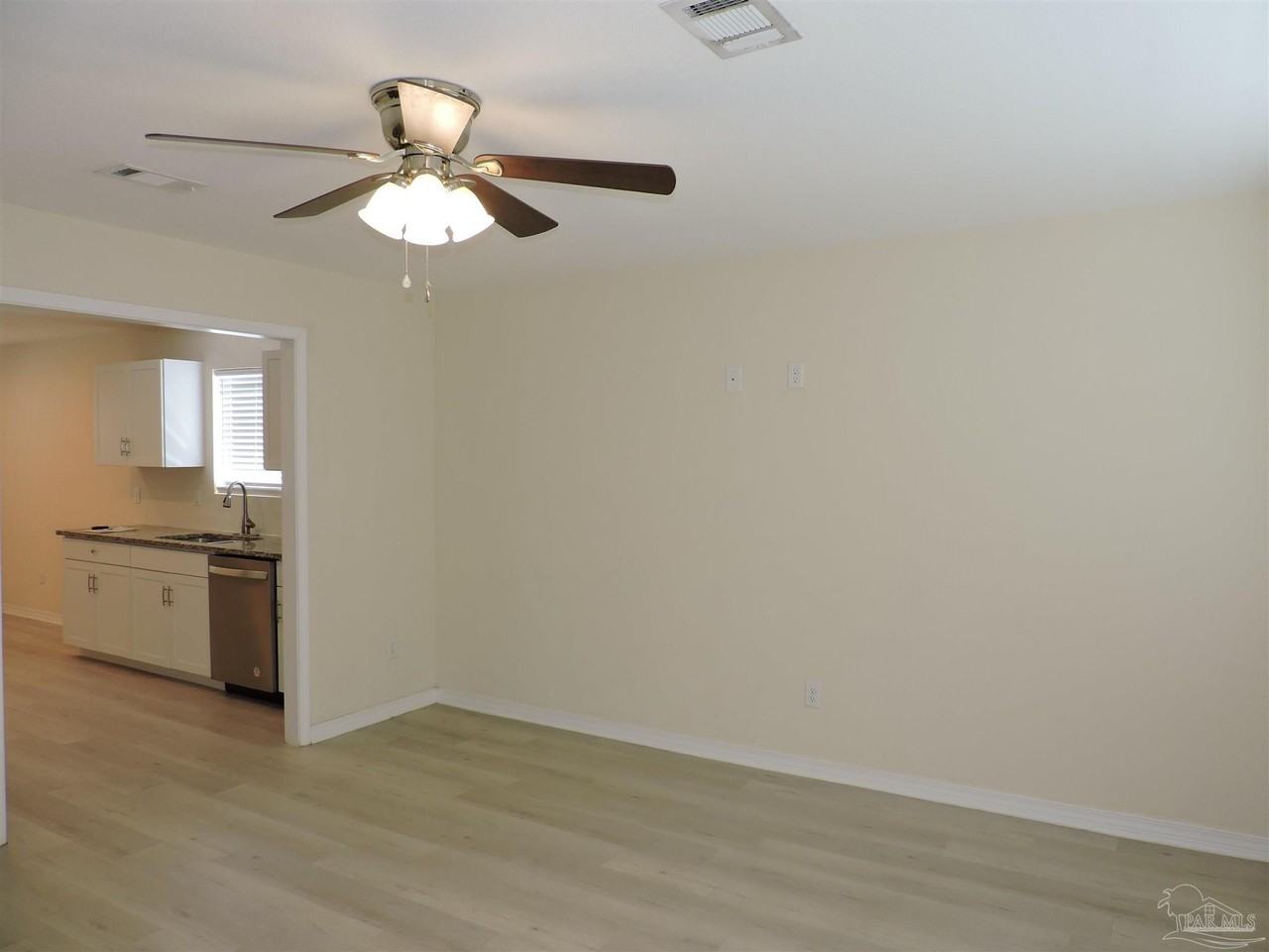 1000 Polk Ave - Photo 4 of 25