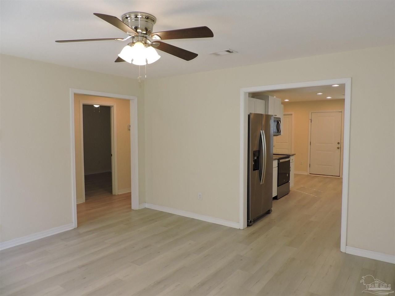 1000 Polk Ave - Photo 5 of 25