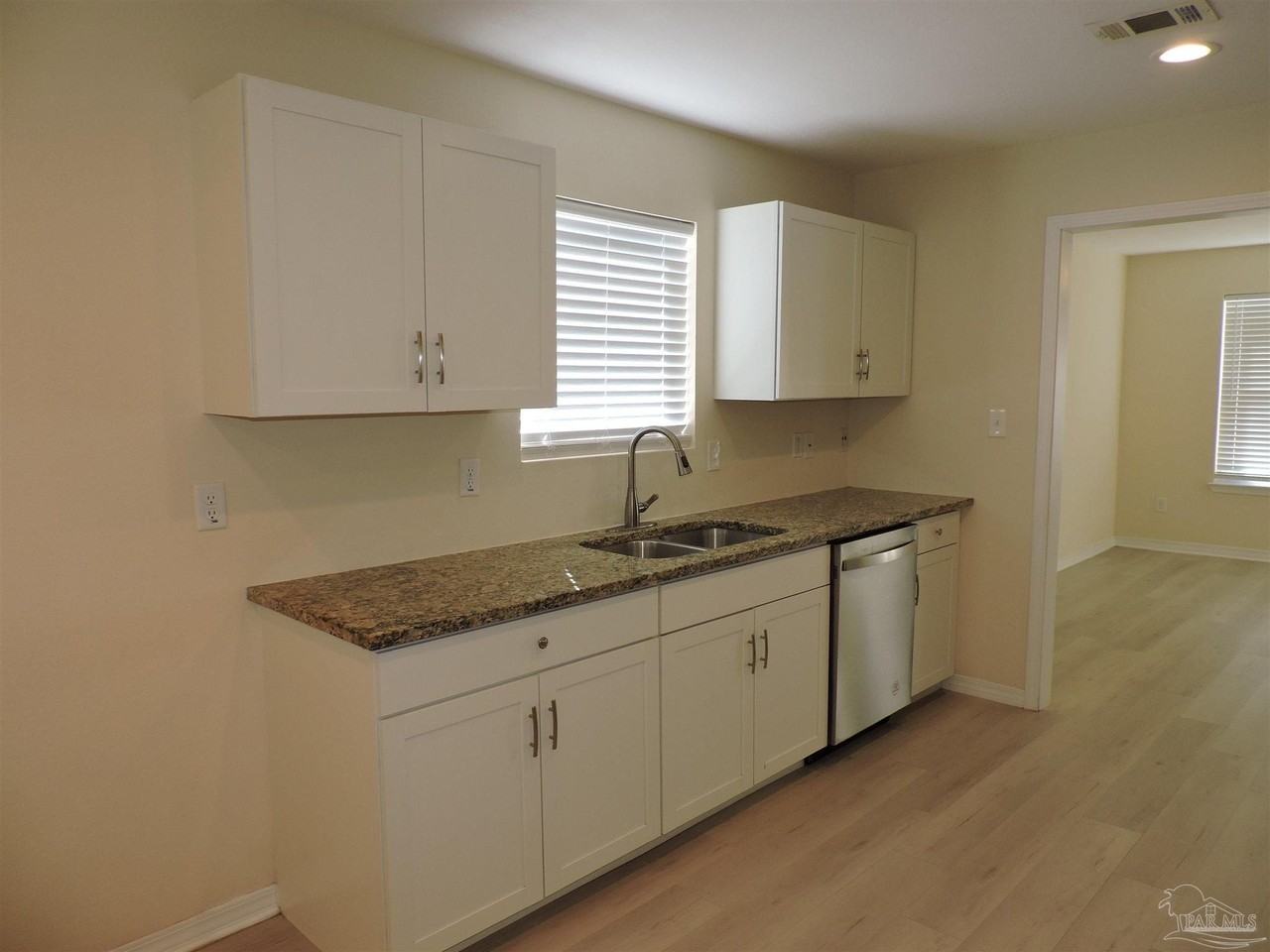 1000 Polk Ave - Photo 7 of 25
