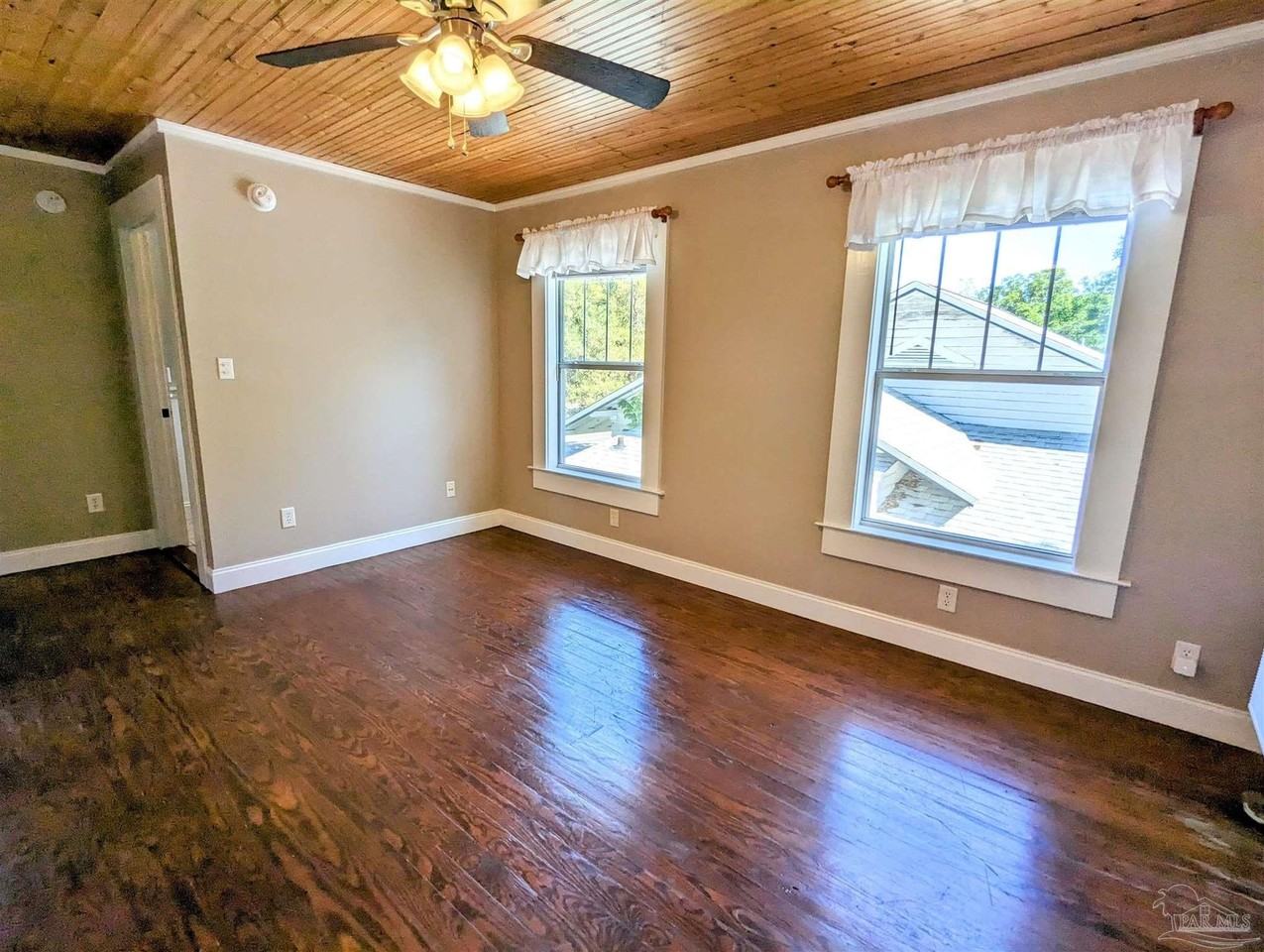 1705 N 17th Ave - Photo 3 of 19