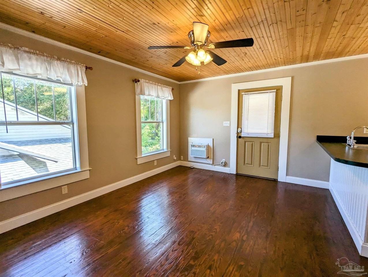 1705 N 17th Ave - Photo 4 of 19