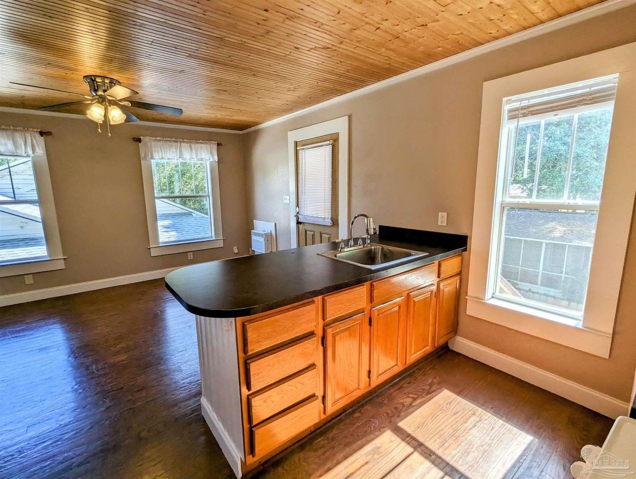 1705 N 17th Ave - Photo 7 of 19