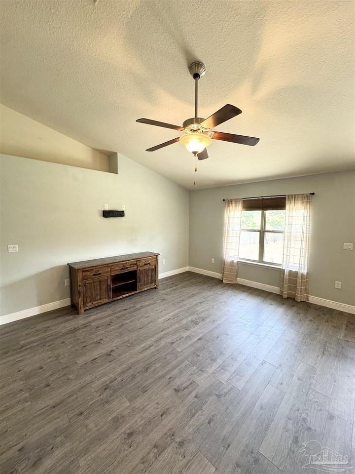 5628 Inspiration St - Photo 5 of 36