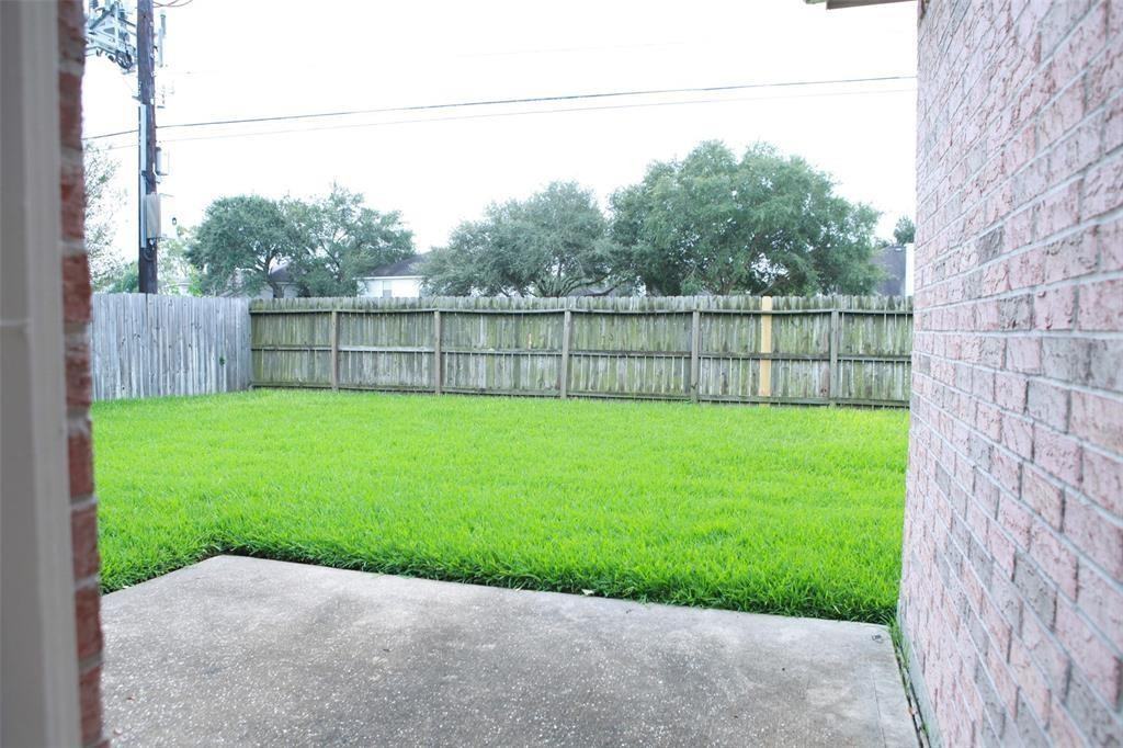 Worthington Dr - Photo 2 of 8