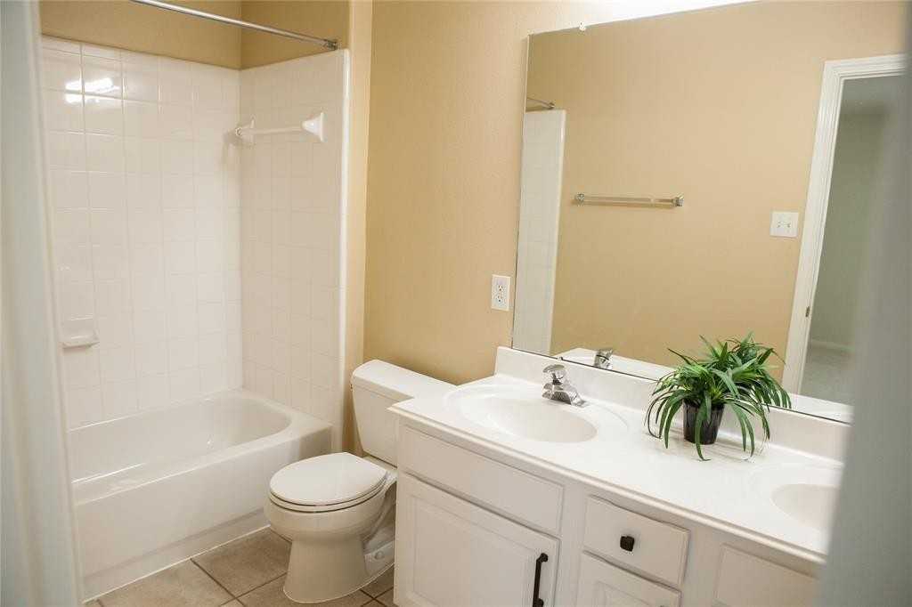 Worthington Dr - Photo 3 of 8