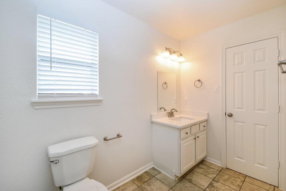 Shoal Creek Dr - Photo 2 of 8