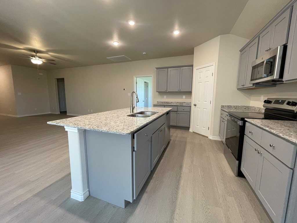 1312 Bajada St - Photo 3 of 9
