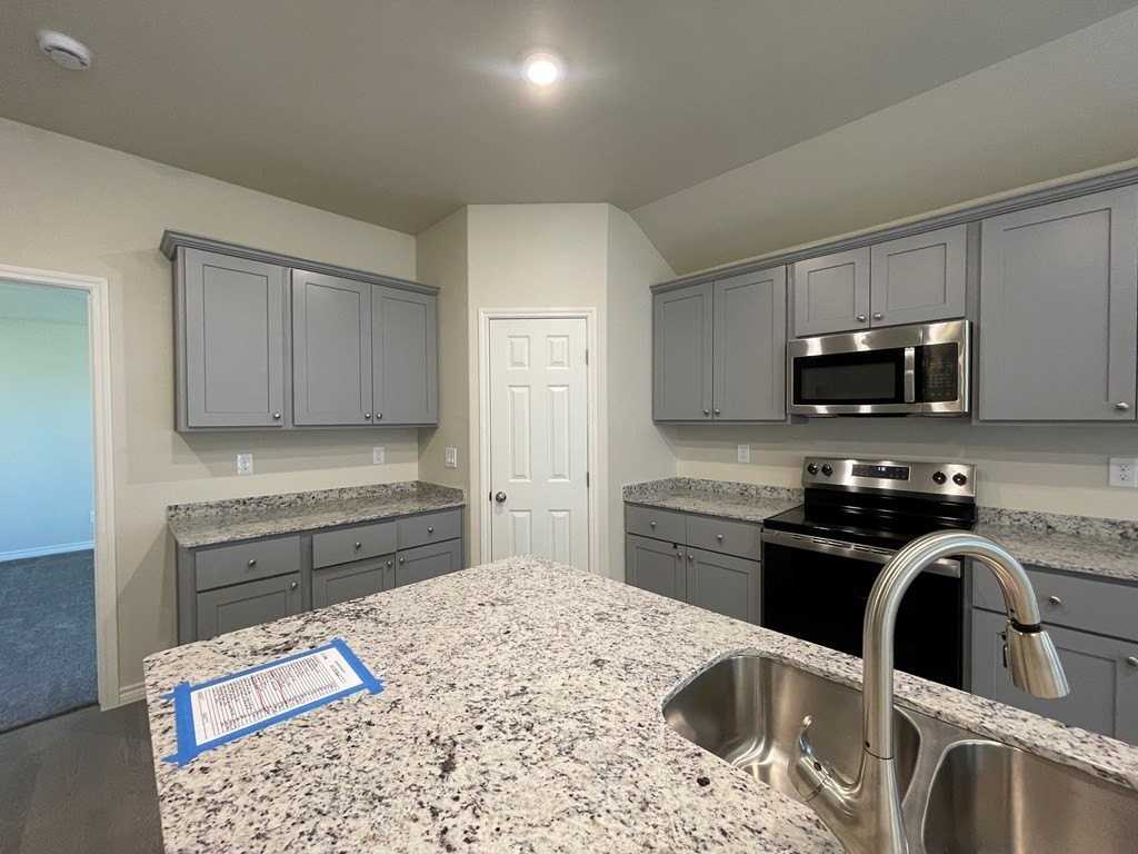 1312 Bajada St - Photo 4 of 9