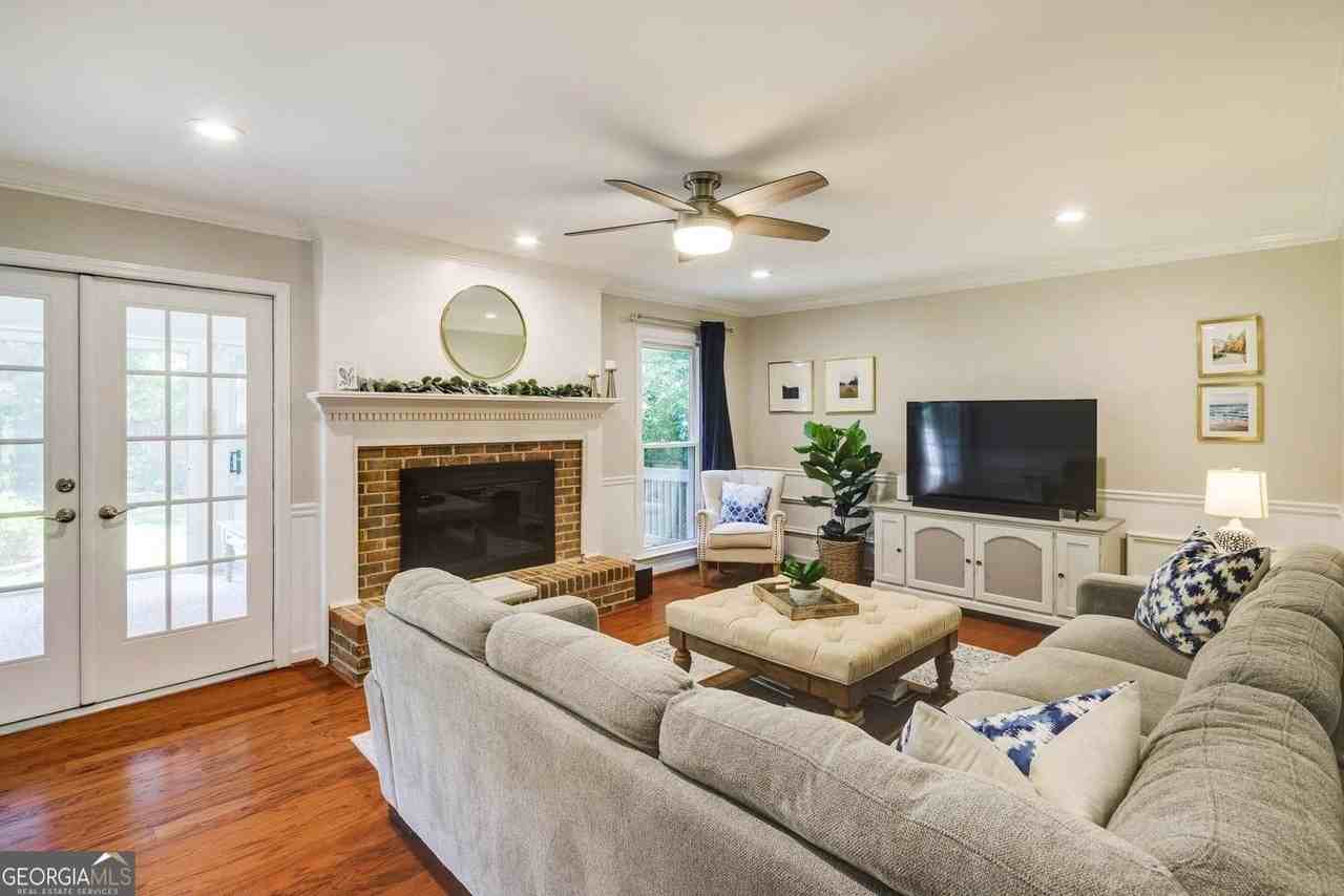 1140 Mitsy Forest Dr - Photo 3 of 44