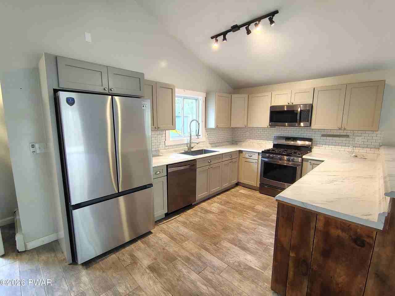 140 Cranberry Ridge Dr - Photo 4 of 18