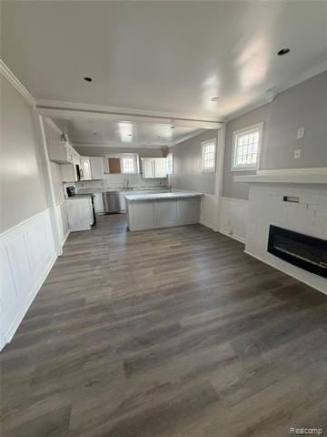 9024 Quincy St - Photo 2 of 8