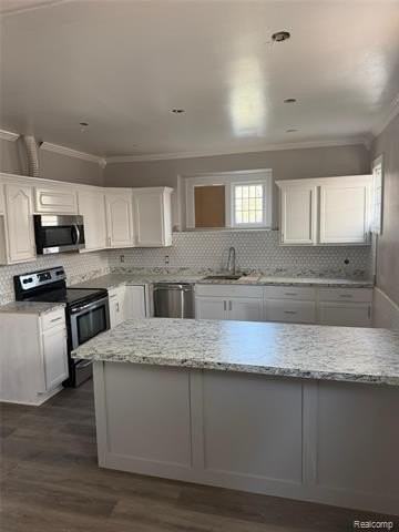 9024 Quincy St - Photo 3 of 8