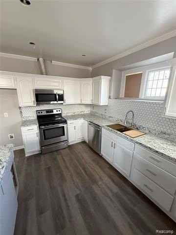 9024 Quincy St - Photo 4 of 8
