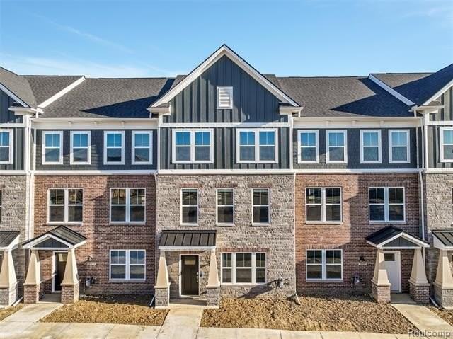 43173 Atwood Ave - Photo 2 of 30