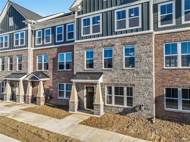 43173 Atwood Ave - Photo 4 of 30