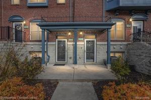 featured image of 2542 Woodward Ave