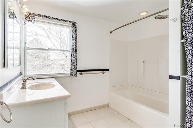 3388 Coolidge Hwy - Photo 7 of 39