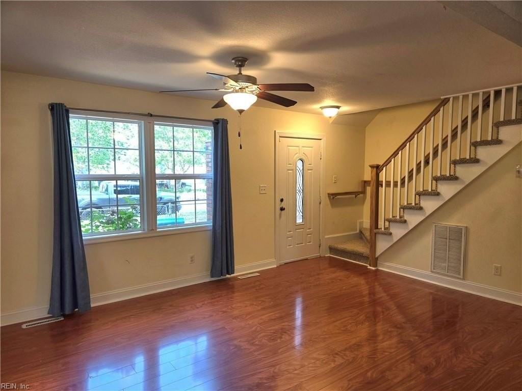 2201 Pershing Ave - Photo 4 of 39