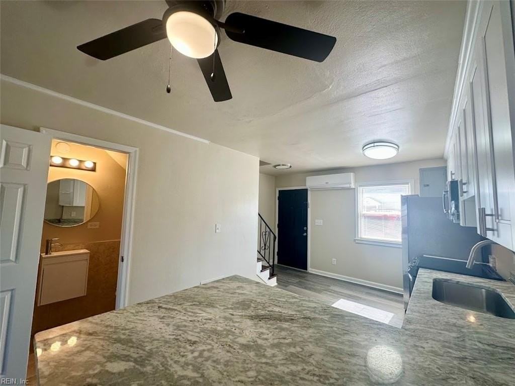 2222 Arctic Ave #3 - Photo 6 of 15