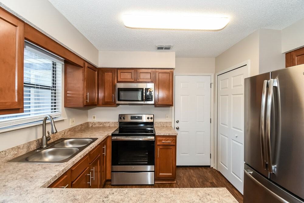 8315 Crosswind Rd - Photo 7 of 17