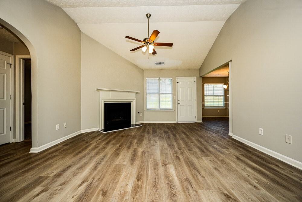 1025 Borrington Ln - Photo 3 of 16