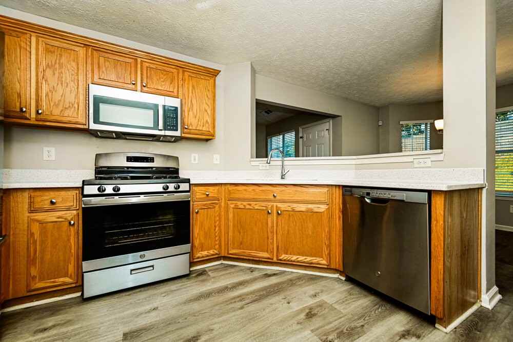 1025 Borrington Ln - Photo 5 of 16