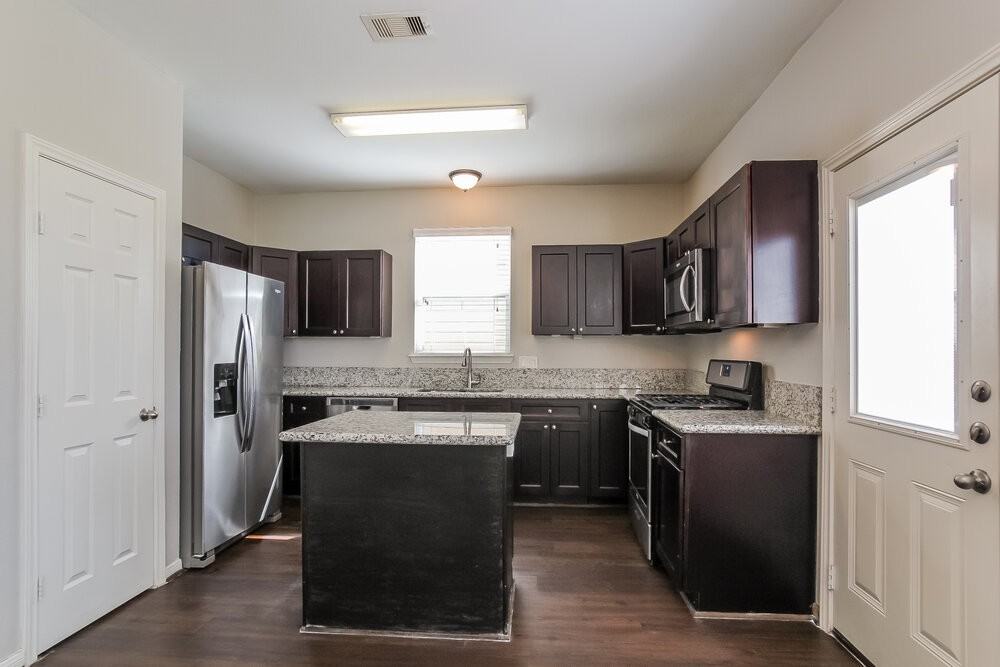 21835 Octavia Way - Photo 7 of 17