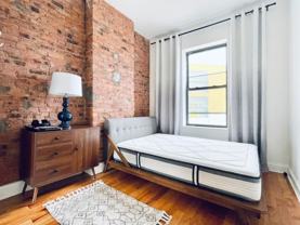 Private Bedroom in 4 Bedroom/2 Bathroom Home - Photo 1 of 1