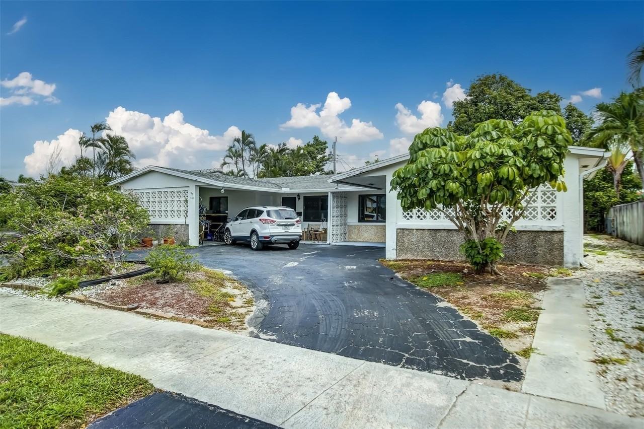 2155 Ne 56th Ct - Photo 4 of 31