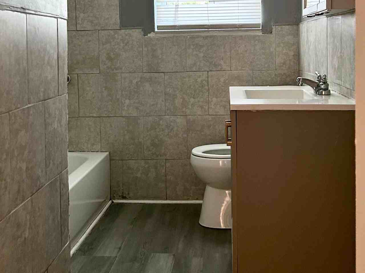 308 S 8th St - Photo 7 of 10