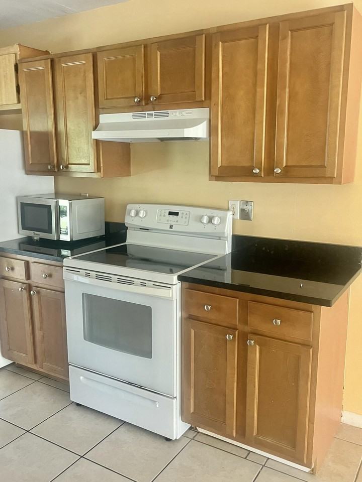 8905 Se Sandy Ln - Photo 5 of 12