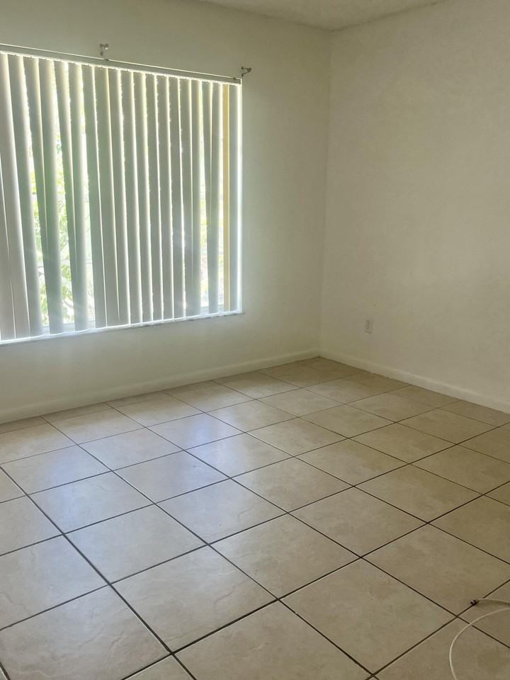 8905 Se Sandy Ln - Photo 7 of 12