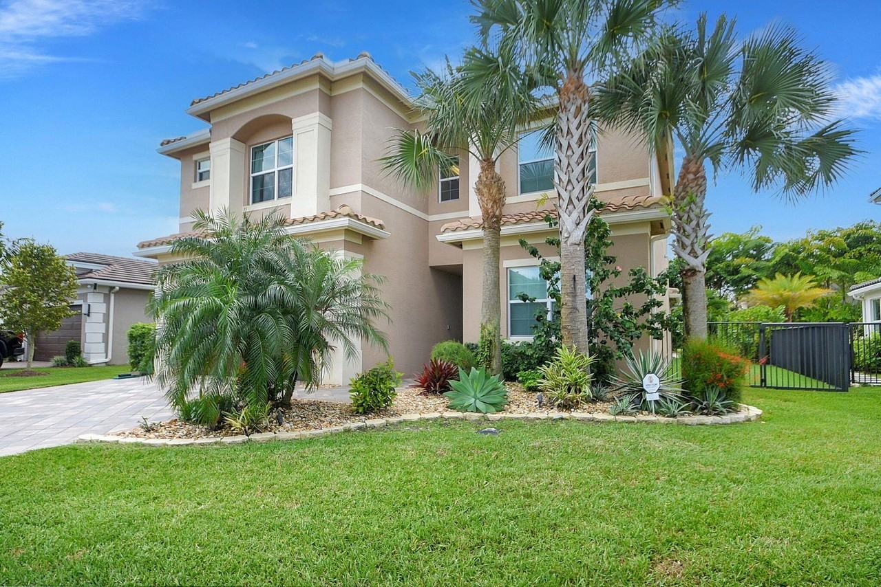 9712 Celtic Sea Ln - Photo 3 of 50