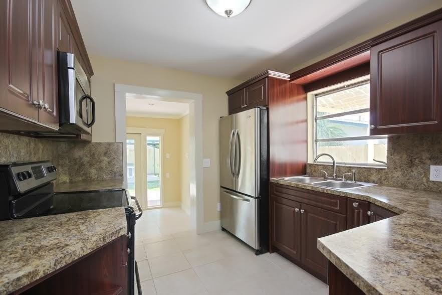 410 Franklin Rd - Photo 3 of 15