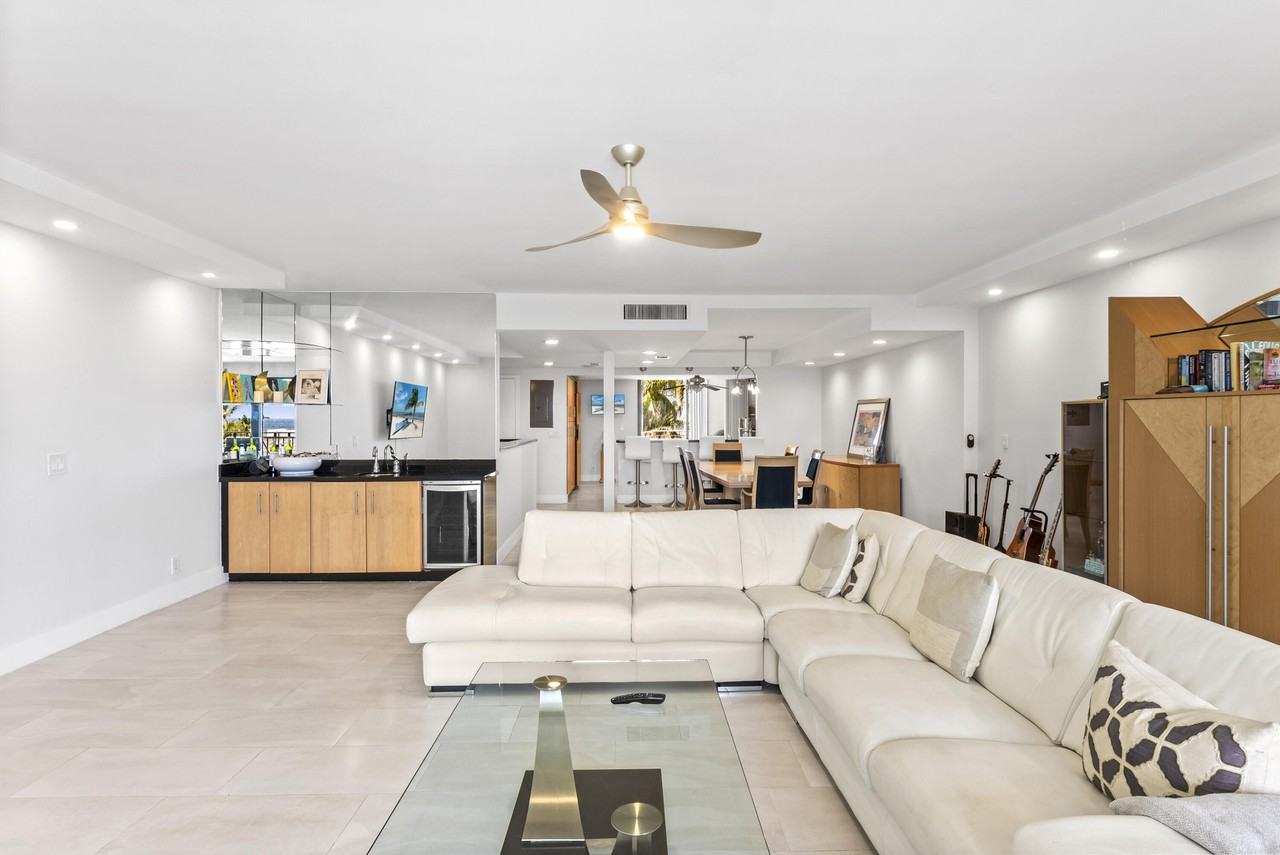 2155 S Ocean Blvd #11 - Photo 3 of 33