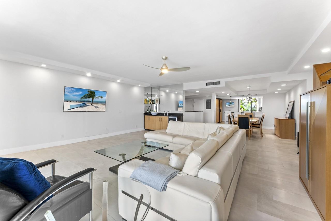 2155 S Ocean Blvd #11 - Photo 5 of 33