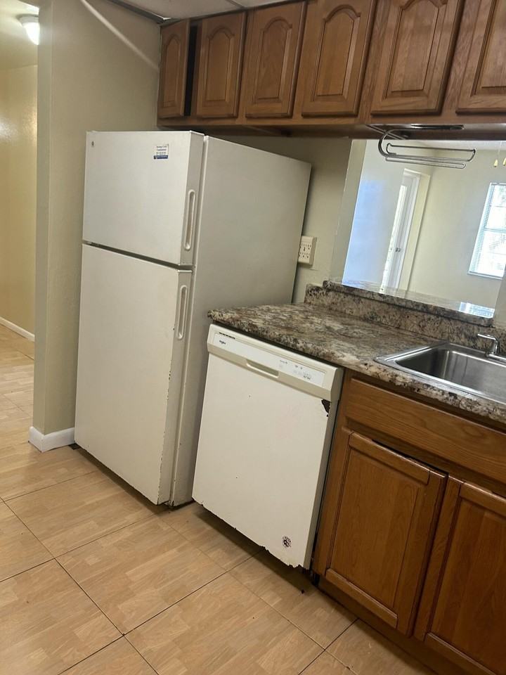 4304 Nw 9th Ave #2-2D - Photo 2 of 24