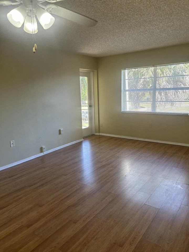 4304 Nw 9th Ave #2-2D - Photo 4 of 24