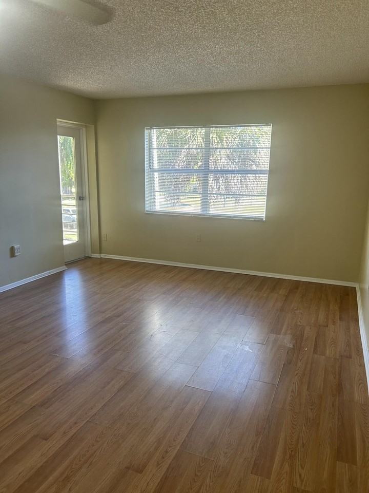 4304 Nw 9th Ave #2-2D - Photo 5 of 24