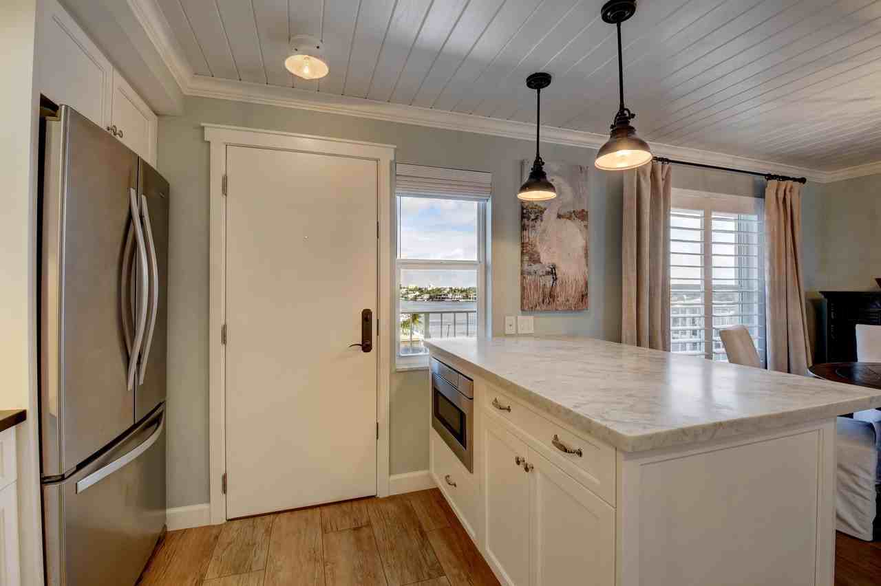 1 Harbourside Dr #3702 - Photo 5 of 50