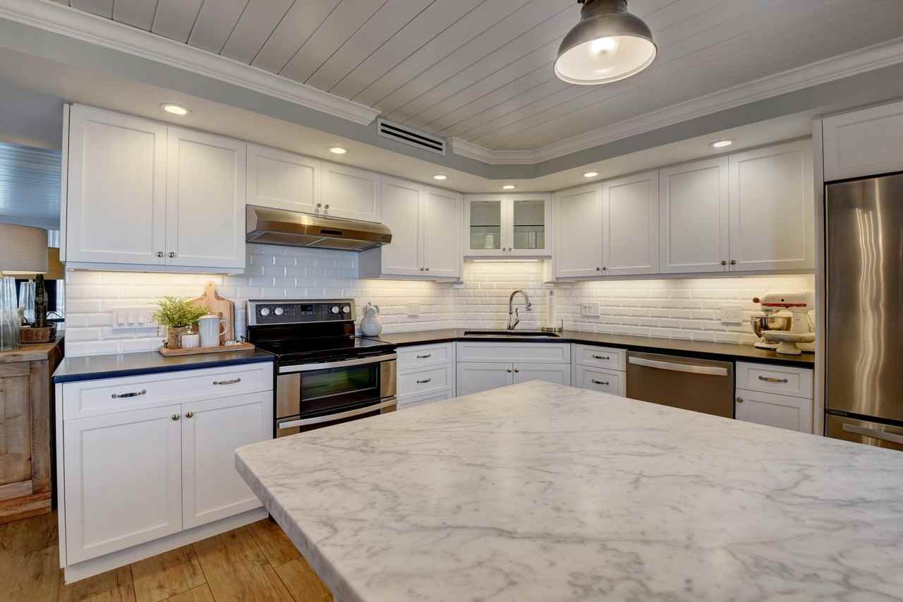 1 Harbourside Dr #3702 - Photo 6 of 50
