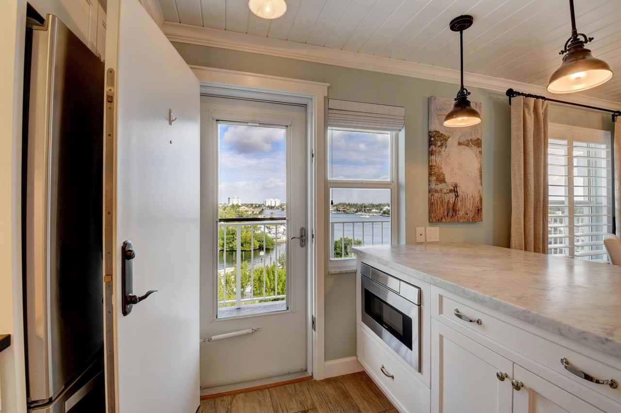 1 Harbourside Dr #3702 - Photo 7 of 50