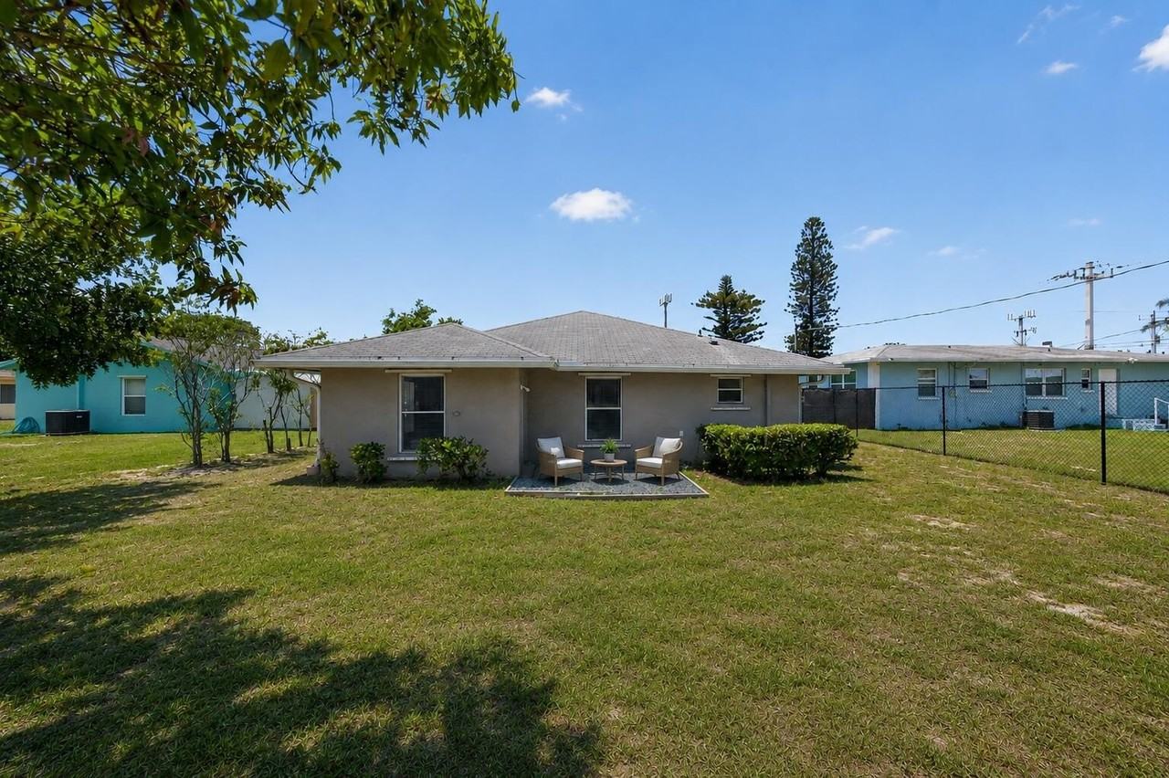 351 Nw 8th Ave - Photo 2 of 34