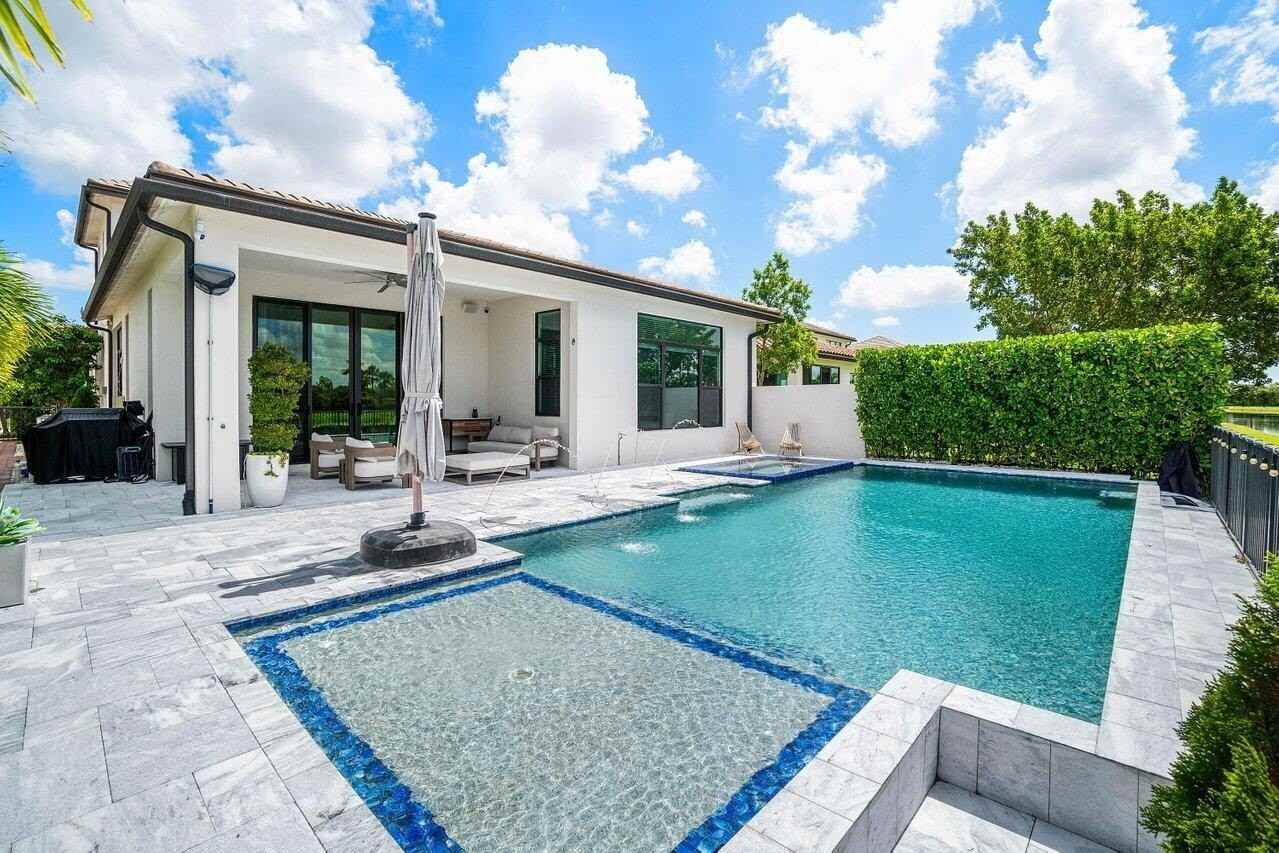 8795 Grand Prix Ln
