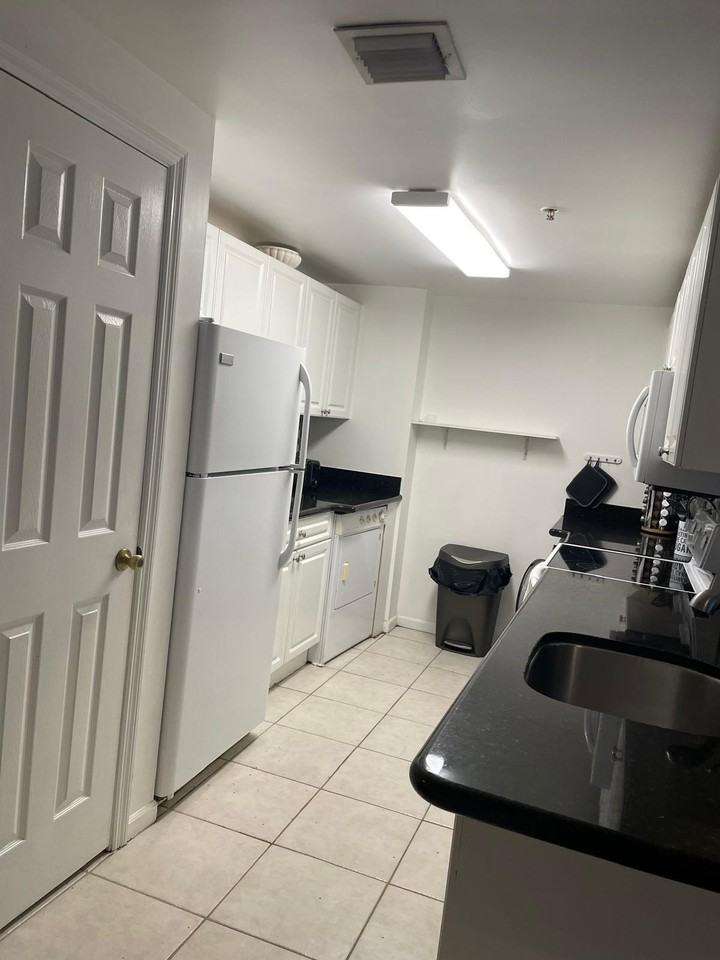 2060 Greenview Shores Blvd #319 - Photo 3 of 20