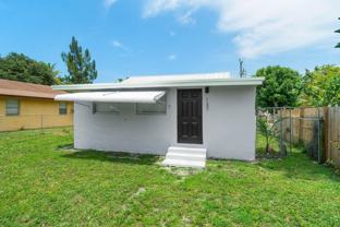 137 Sw 9th Ave - Photo 1 of 1