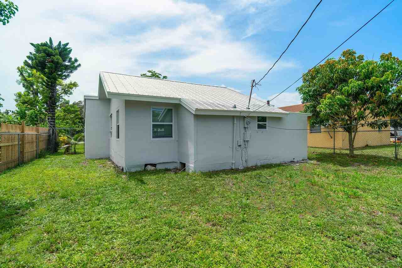 137 Sw 9th Ave - Photo 2 of 11