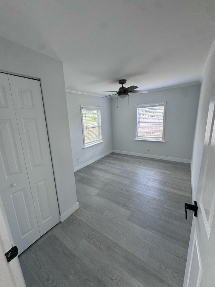 137 Sw 9th Ave - Photo 7 of 11